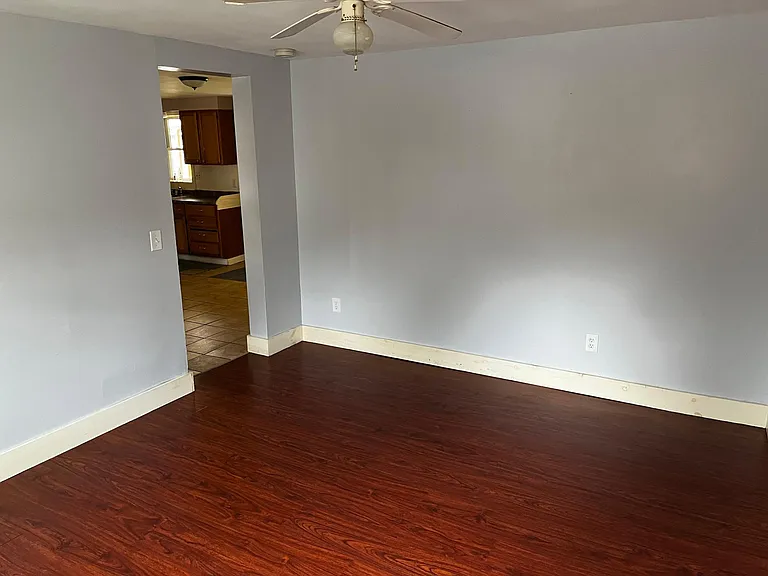 204 Cross St — Photo 1