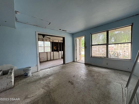 3rd image of 1207 Linda Ln