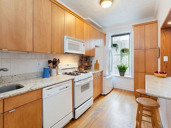 4th image of 317 6th Ave APT 4