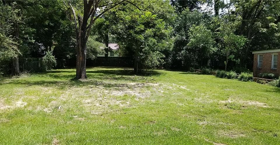 2nd image of 1506 Donahue Ferry Rd