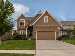 24515 W 91st Ter, Lenexa, KS 66227