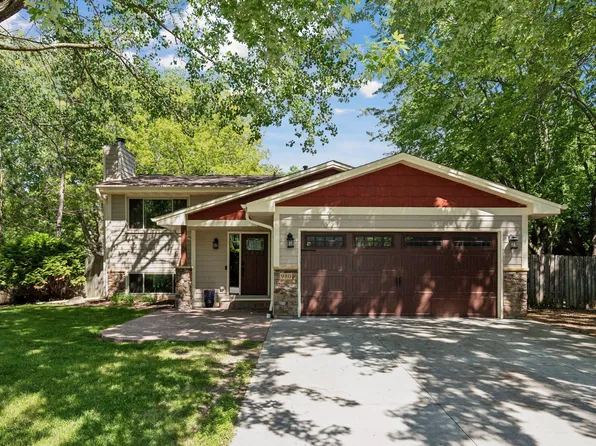980 Redwing Ct, Chanhassen, MN 55317