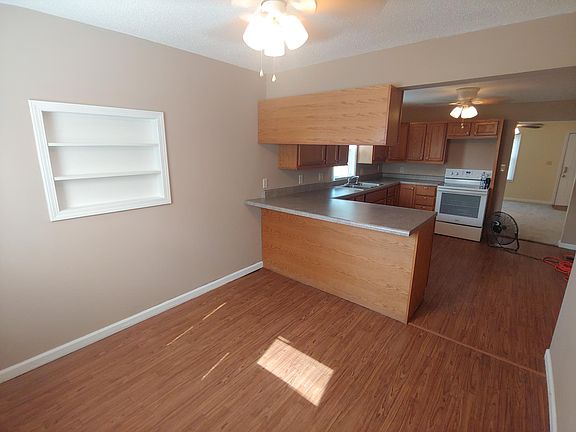2nd image of 1113 N Fountain St