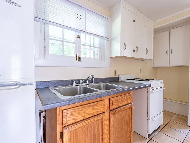 360-364 South Winooski Ave — Photo 5