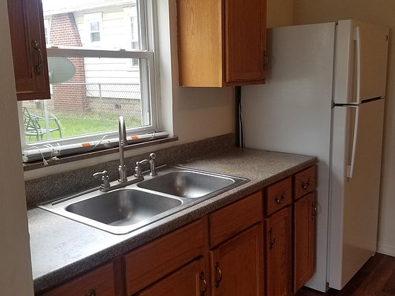 3rd image of 203 E St #A
