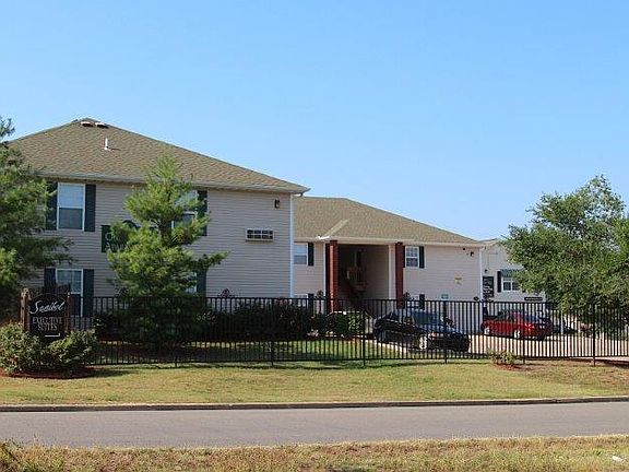 Crestwood Apartments 2306 E.8th