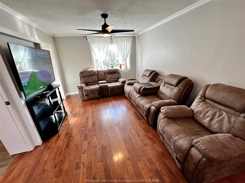 3 bed, $759 — Photo 3