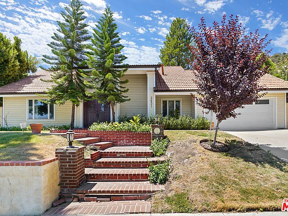 2nd image of 3631 Gleneagles Dr