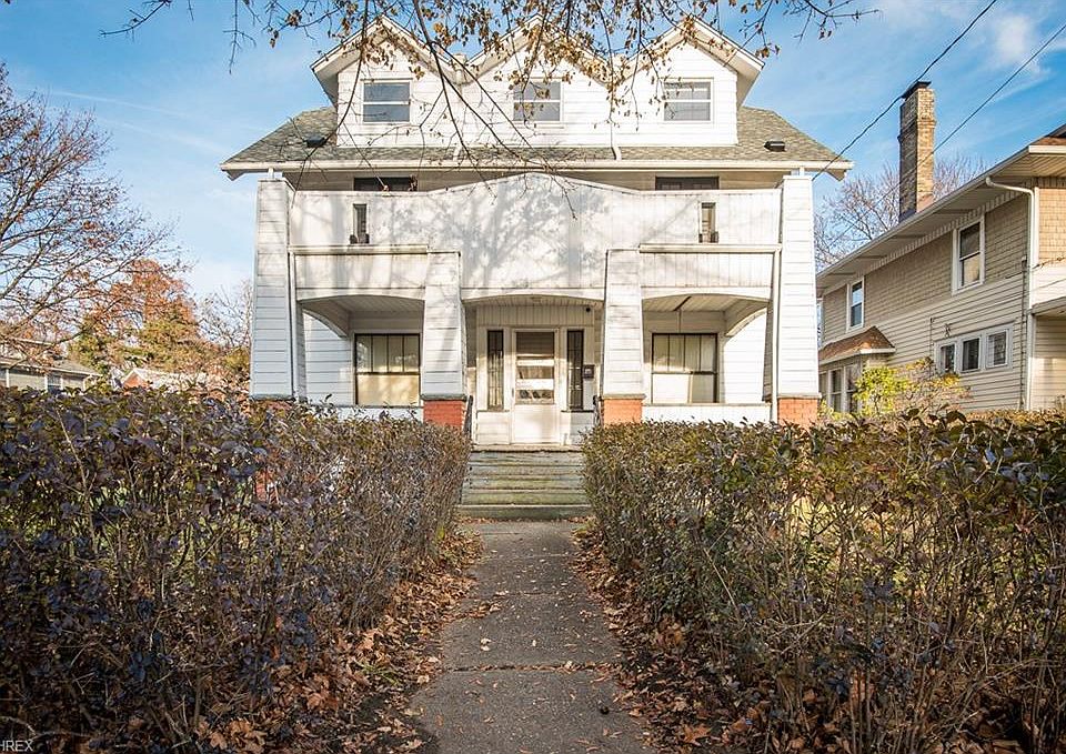 1st image of 371 Cloverdale Ave