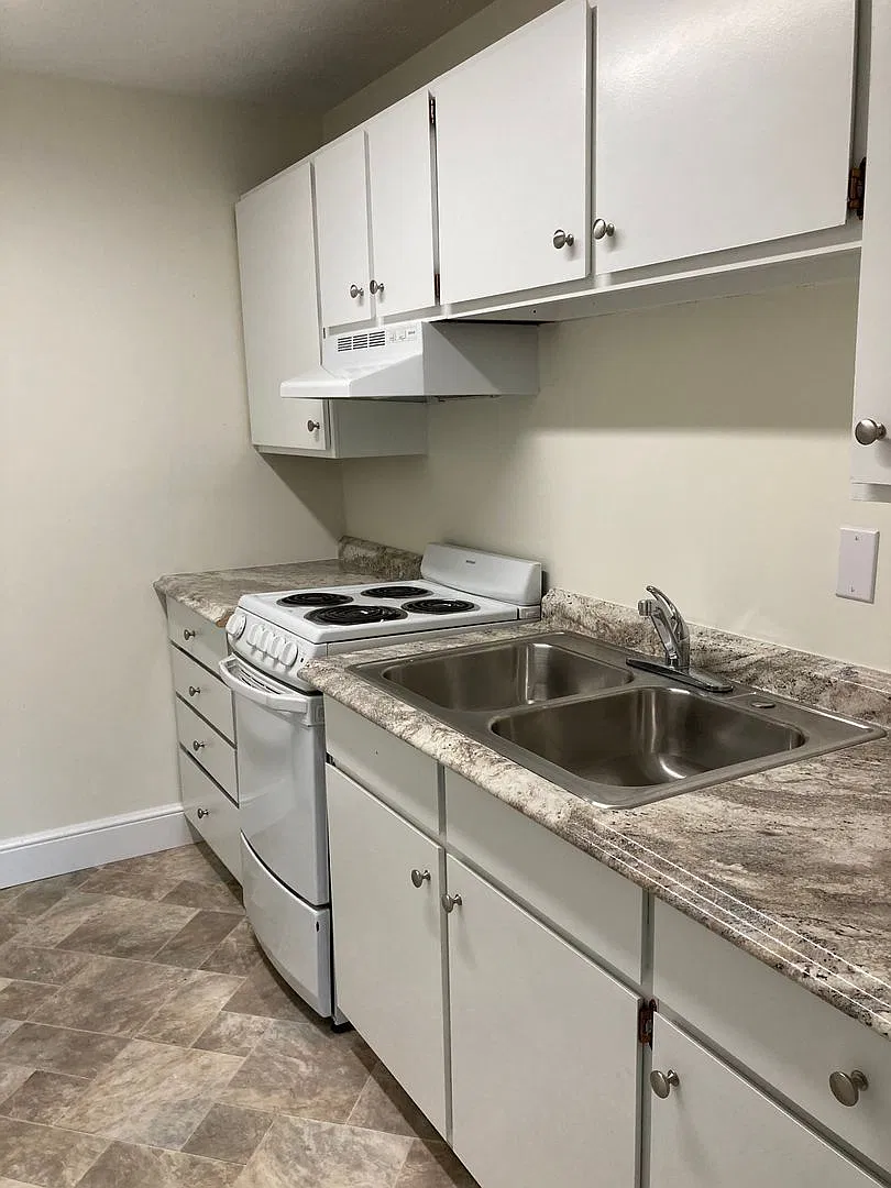 Hillcrest Avenue Apartments — Photo 2