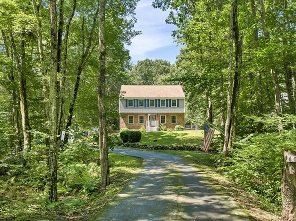 60 Buttrick Road, Hampstead, NH 03841