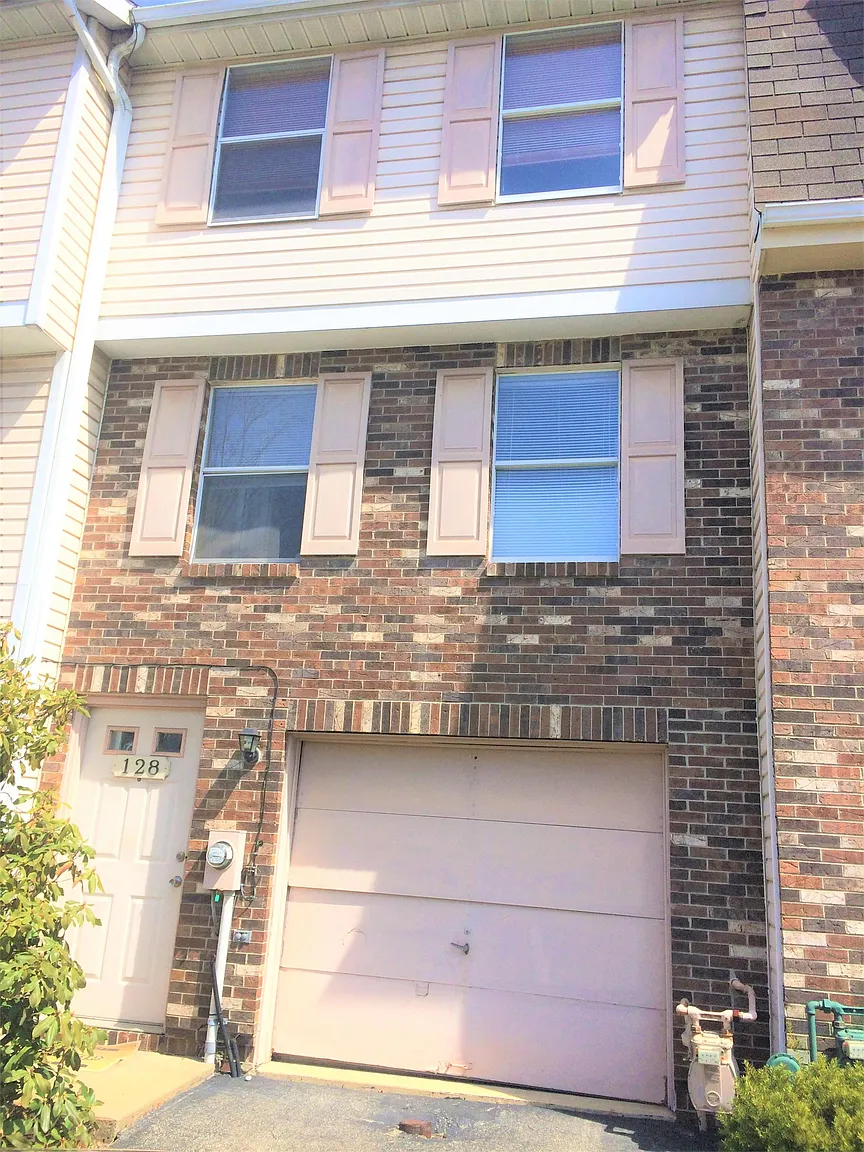 128 Meadow Gap Dr photo 1