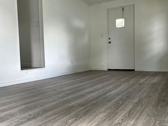 4th image of 1316 W Rosewood Ave #26