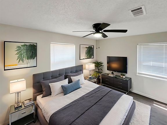 3rd image of 3008 Farrell Ln