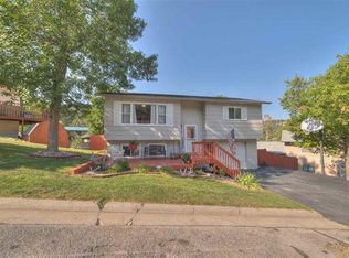3631 Serendipity Ln, Rapid City, SD 57702