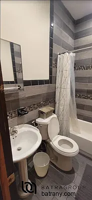 Rented by Batra Group Inc | media 6