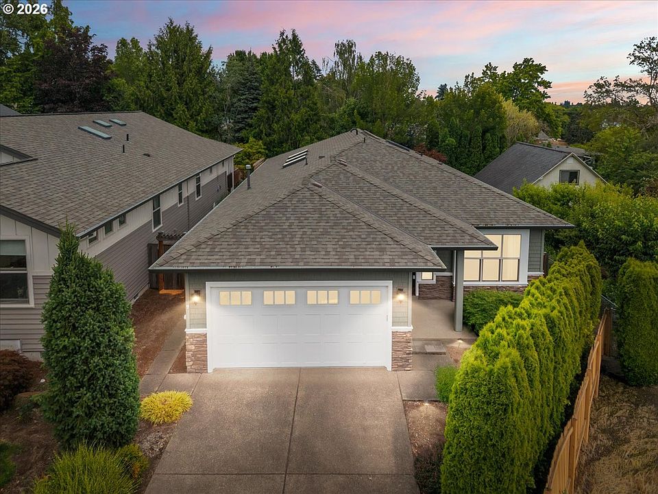 1st image of 424 Forest Pl