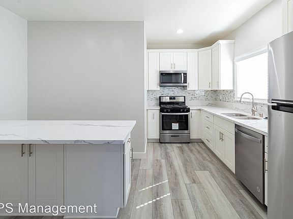 4th image of 2498 N Pasadena Ave