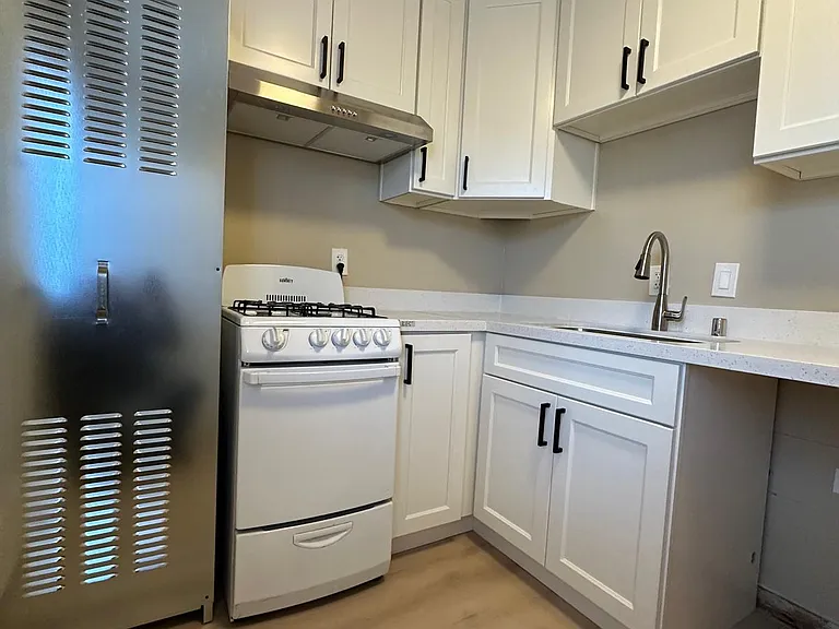 845 Bancroft Way #L — Photo 11