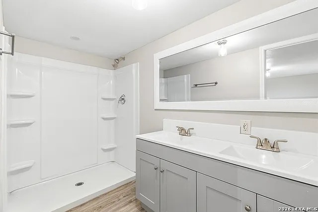 16345 FM 463 — Photo 15
