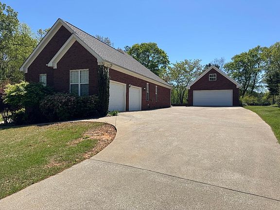 2nd image of 211 Woodfern Dr