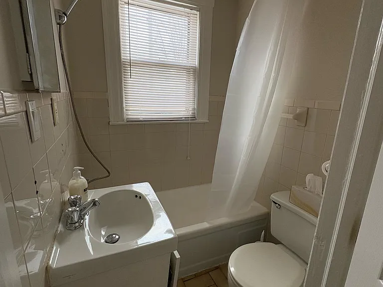 348 McKay Ave #1 — Photo 7