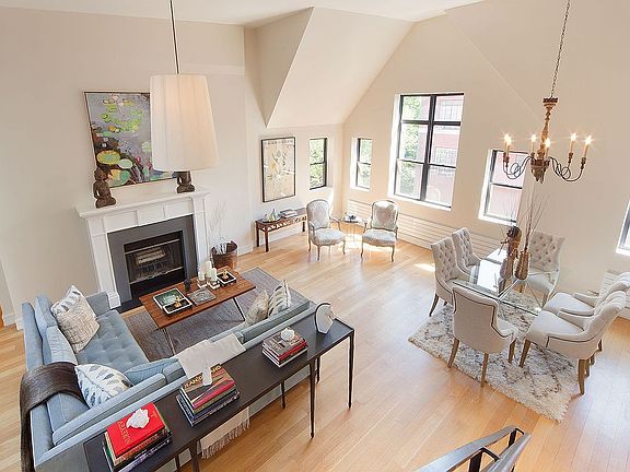 3rd image of 231 17th St Unit Penthouse 1