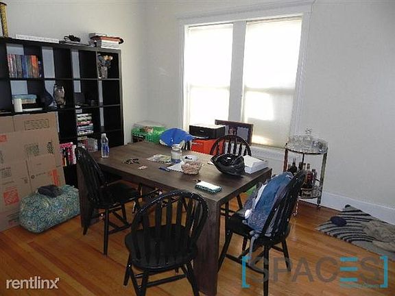 5th image of 1343 W Waveland Ave #1W