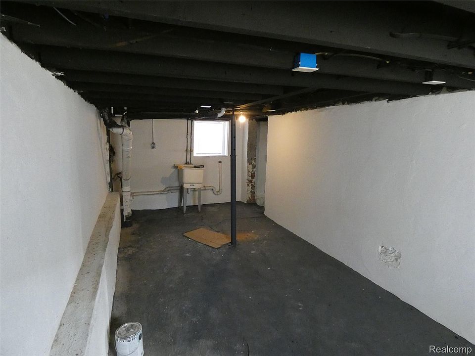 81 Fessenden St, photo 8