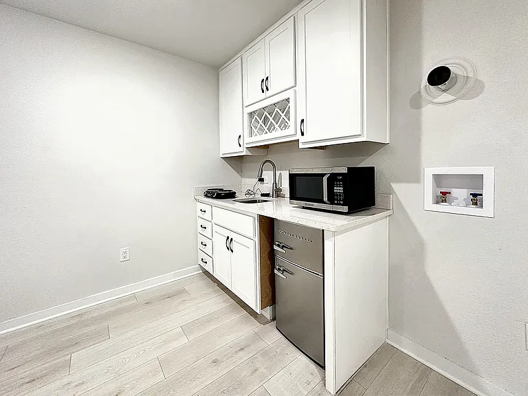 346 Garner Dr #B — Photo 2