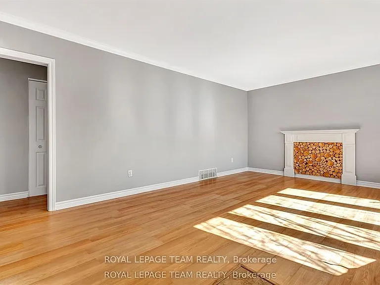 925 Moorvale St #UPPER — Photo 8