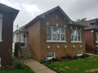 8240 S Ridgeland Ave, Chicago, IL 60617