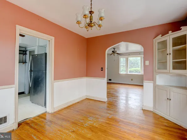 6207 Pioneer Dr, Baltimore, MD 21214