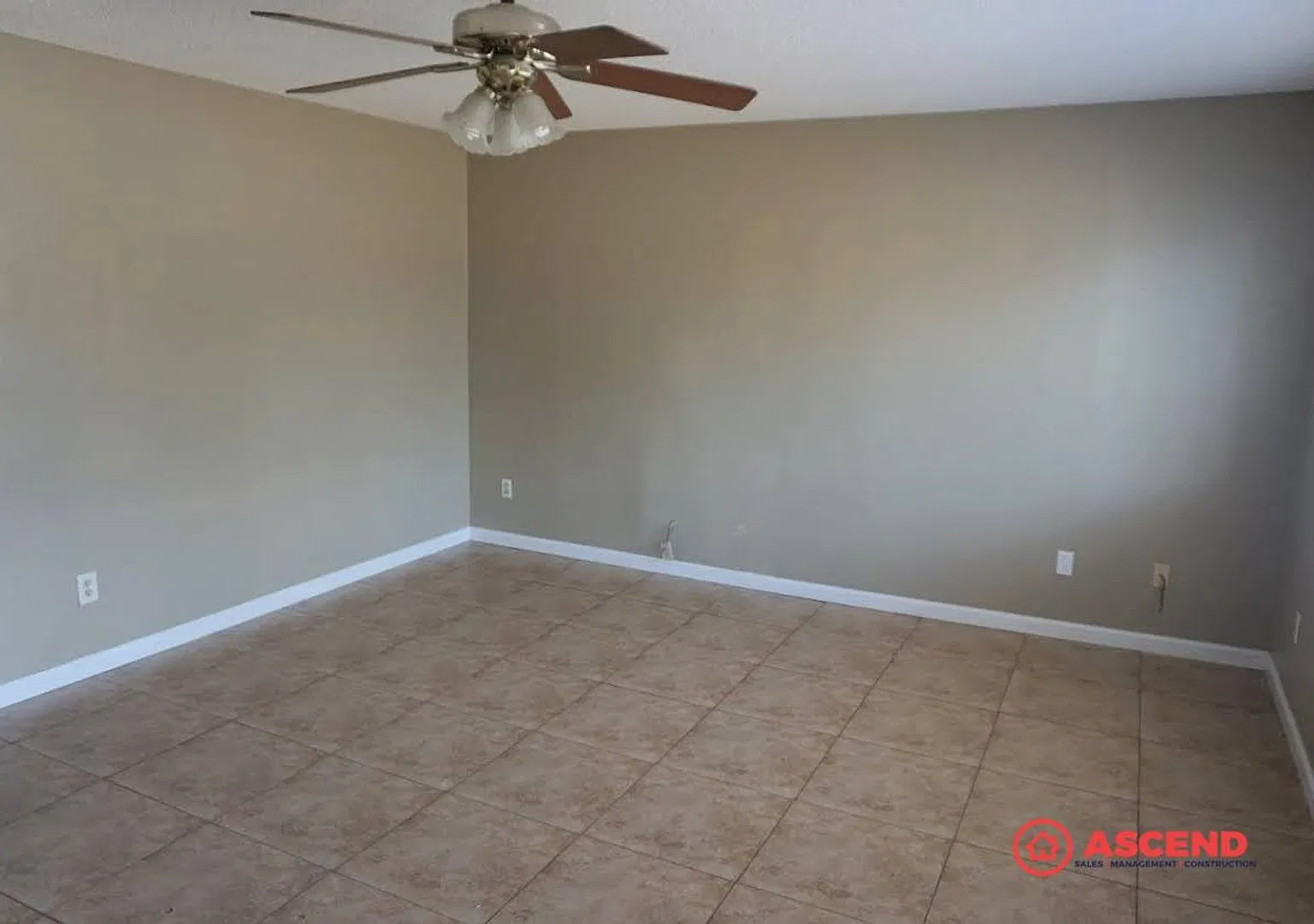 209 East Harding Avenue — Photo 2