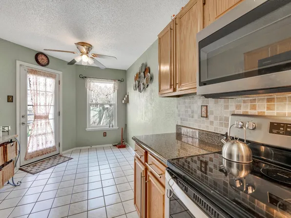4212 Maryanne Pl, Haltom City, TX 76137