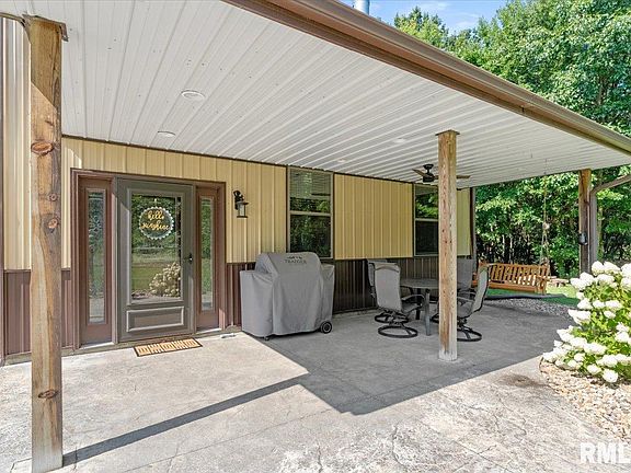 3rd image of 1761 Tozer Rd