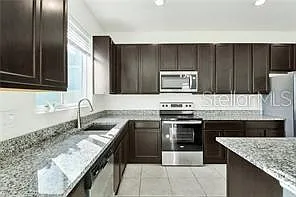 911 Alvanley Ct — Photo 5