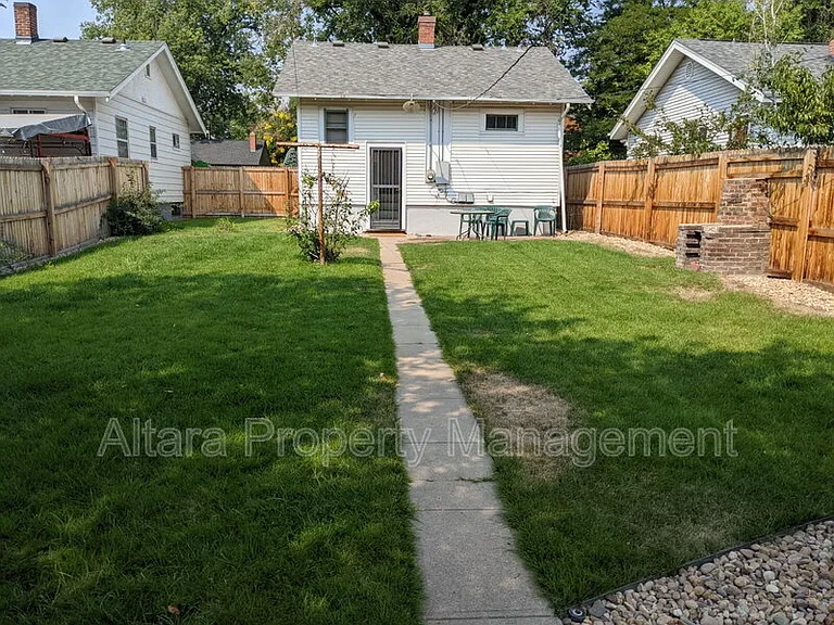 1824 S Franklin St — Photo 23