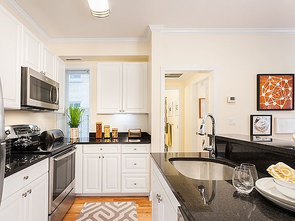 5th image of 5 Chauncy St #5