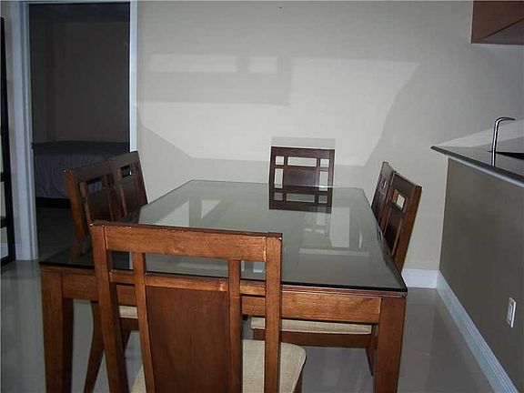 5th image of 1800 N Bayshore Dr APT 2210