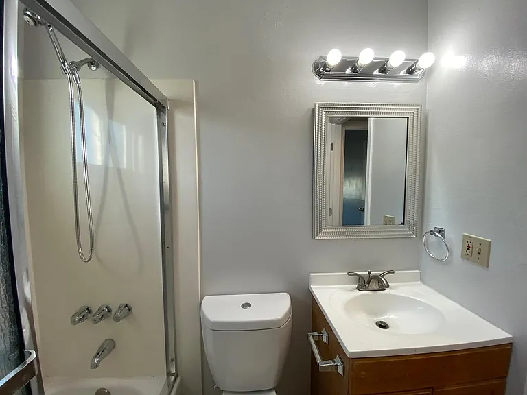 2059 Robin Dr — Photo 24