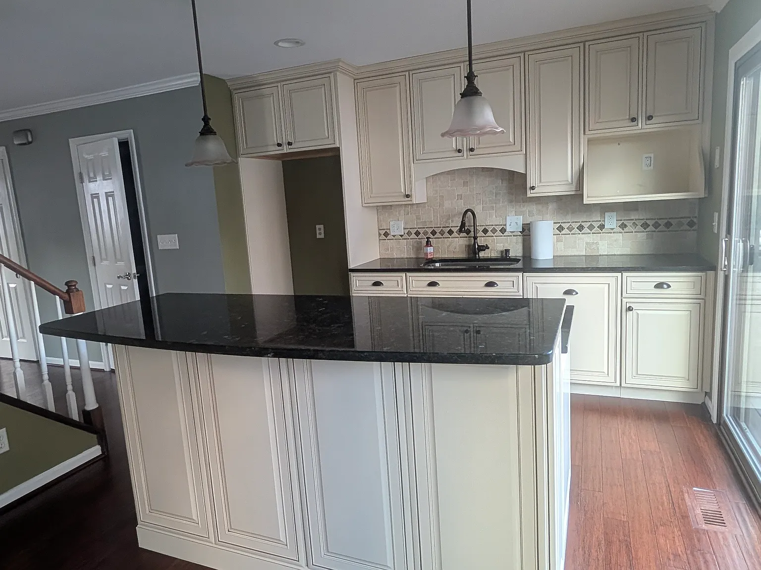3 bed, 2.5 bath, 1600 sqft, $1,975 — Photo 2
