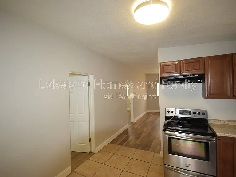 730 26th St NW — Photo 4