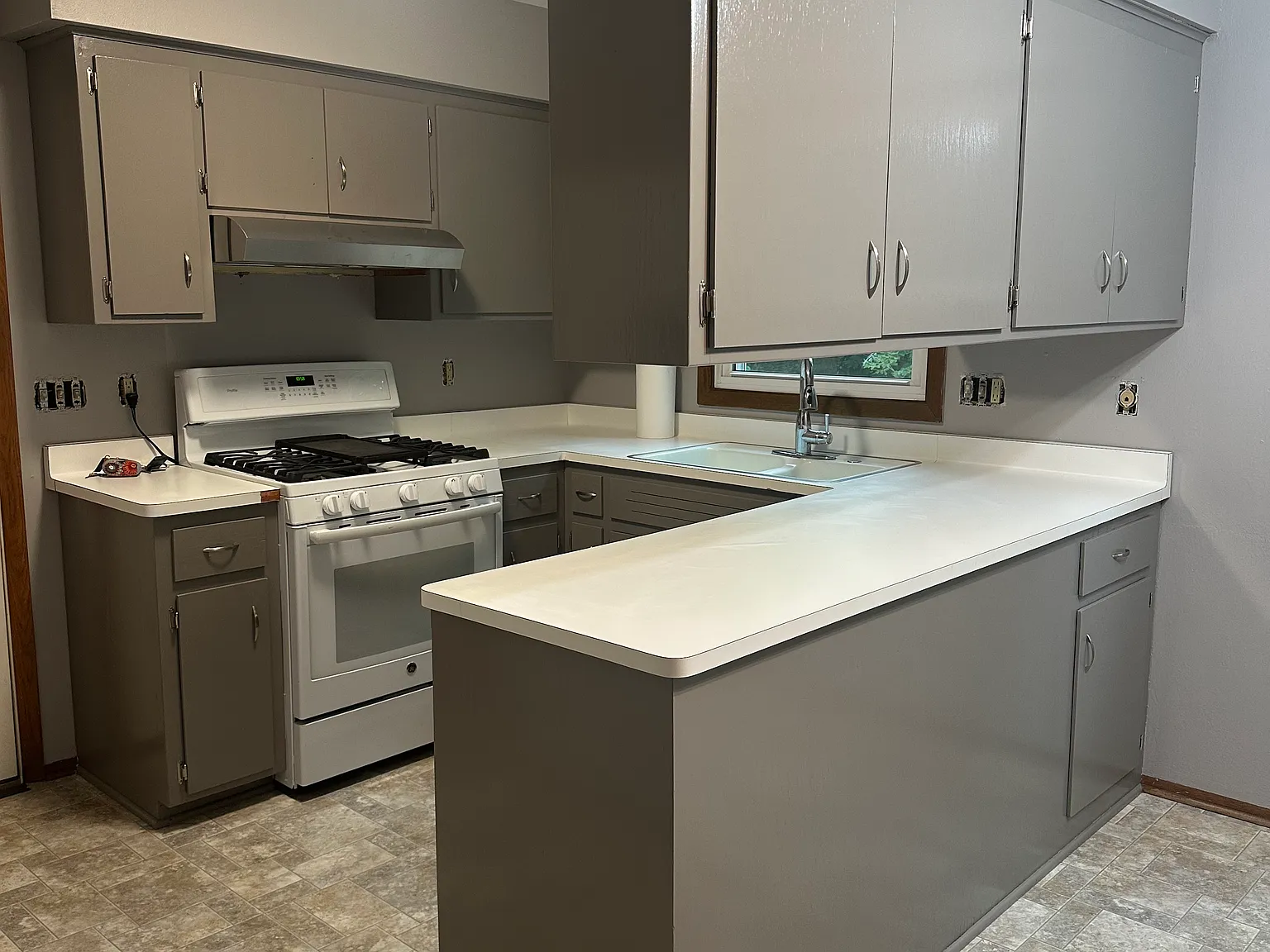 3 bed, 1.5 bath, 1400 sqft, $2,200 — Photo 3