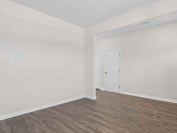 4th image of 167 Rashford Way