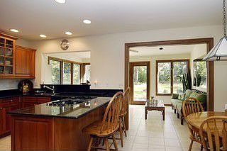 4th image of 99 West Ln