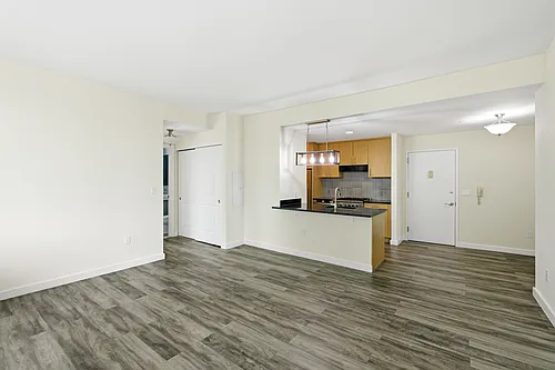 4815 11th St #4D Photo 1