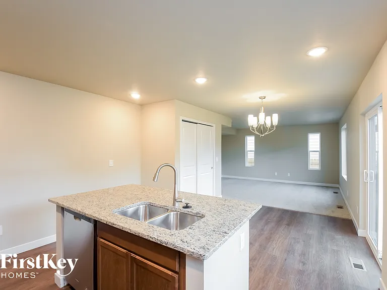 10741 Luneth Dr — Photo 6