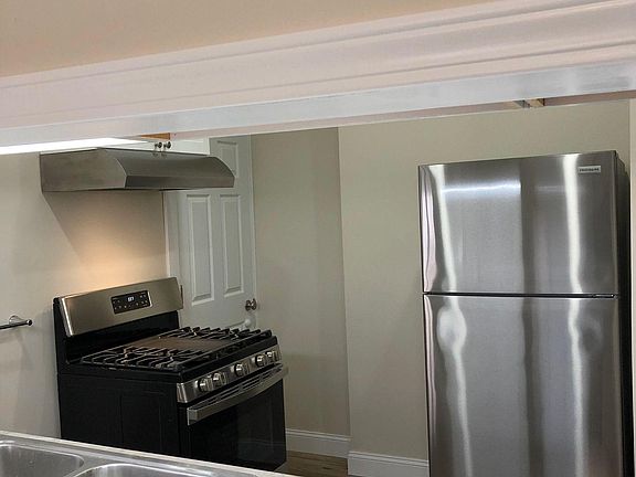 3rd image of 363 Woodmere Ave SE