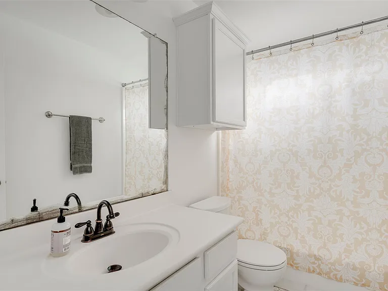 1802 Village Oak Ct — Photo 24